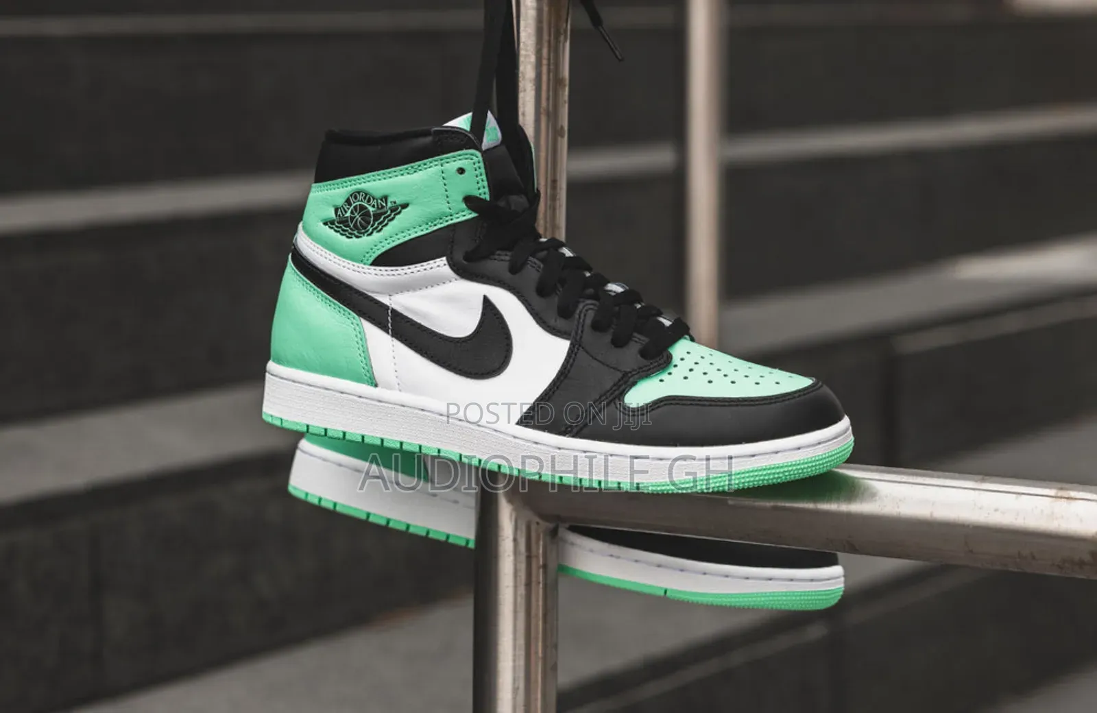 Air Jordan 1 Retro High Og Green Glow Sneakers
