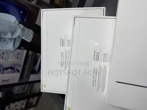 New Laptop Apple MacBook Air 16GB Intel Core M3 SSD 256GB