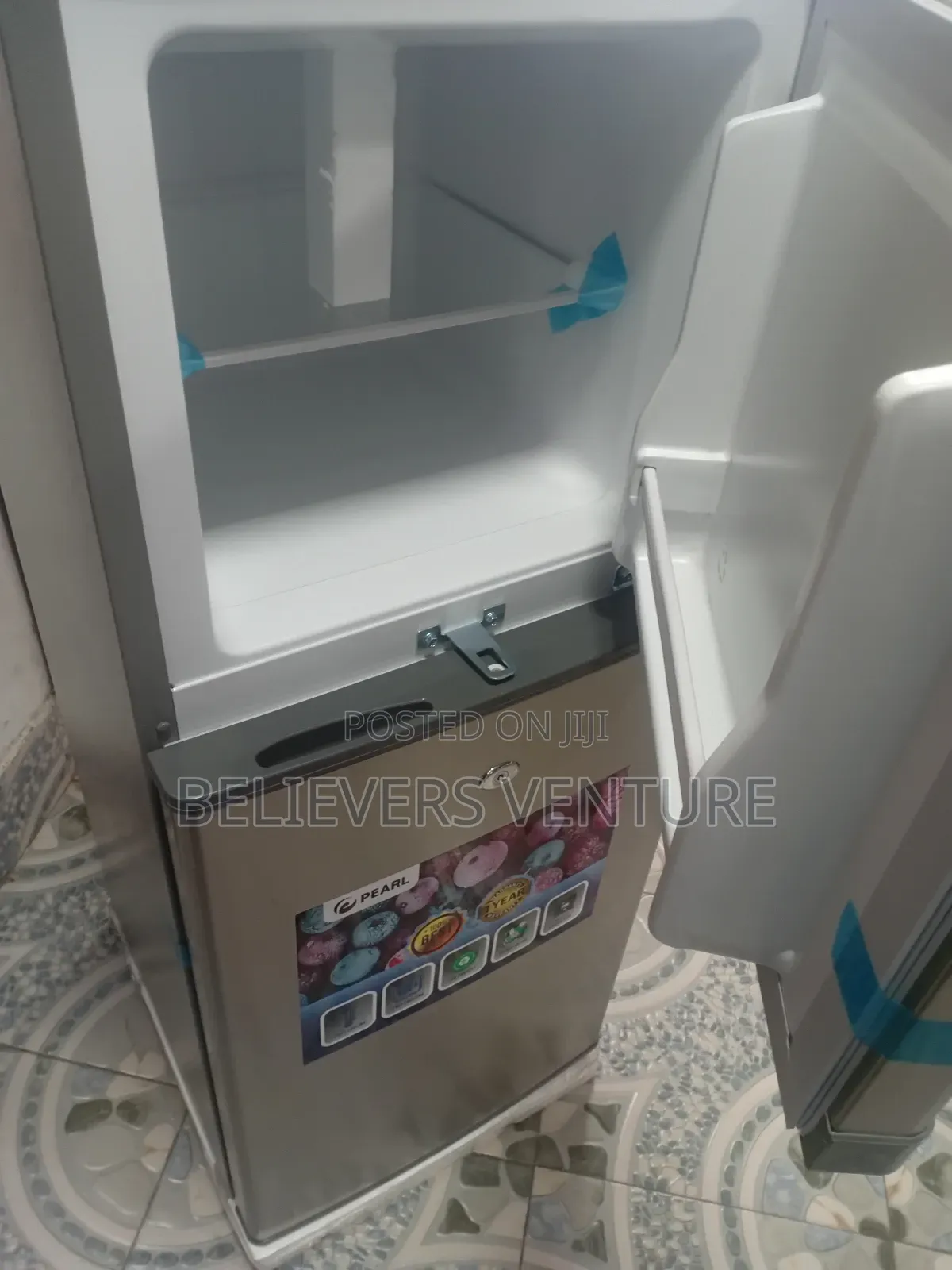 Spacious Top Freezer Fridge 108l Pearl Fridge
