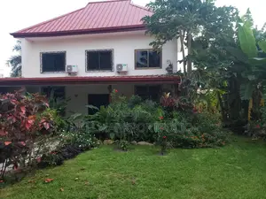 4bdrm House in Labone, Coffee Shop Area for sale
