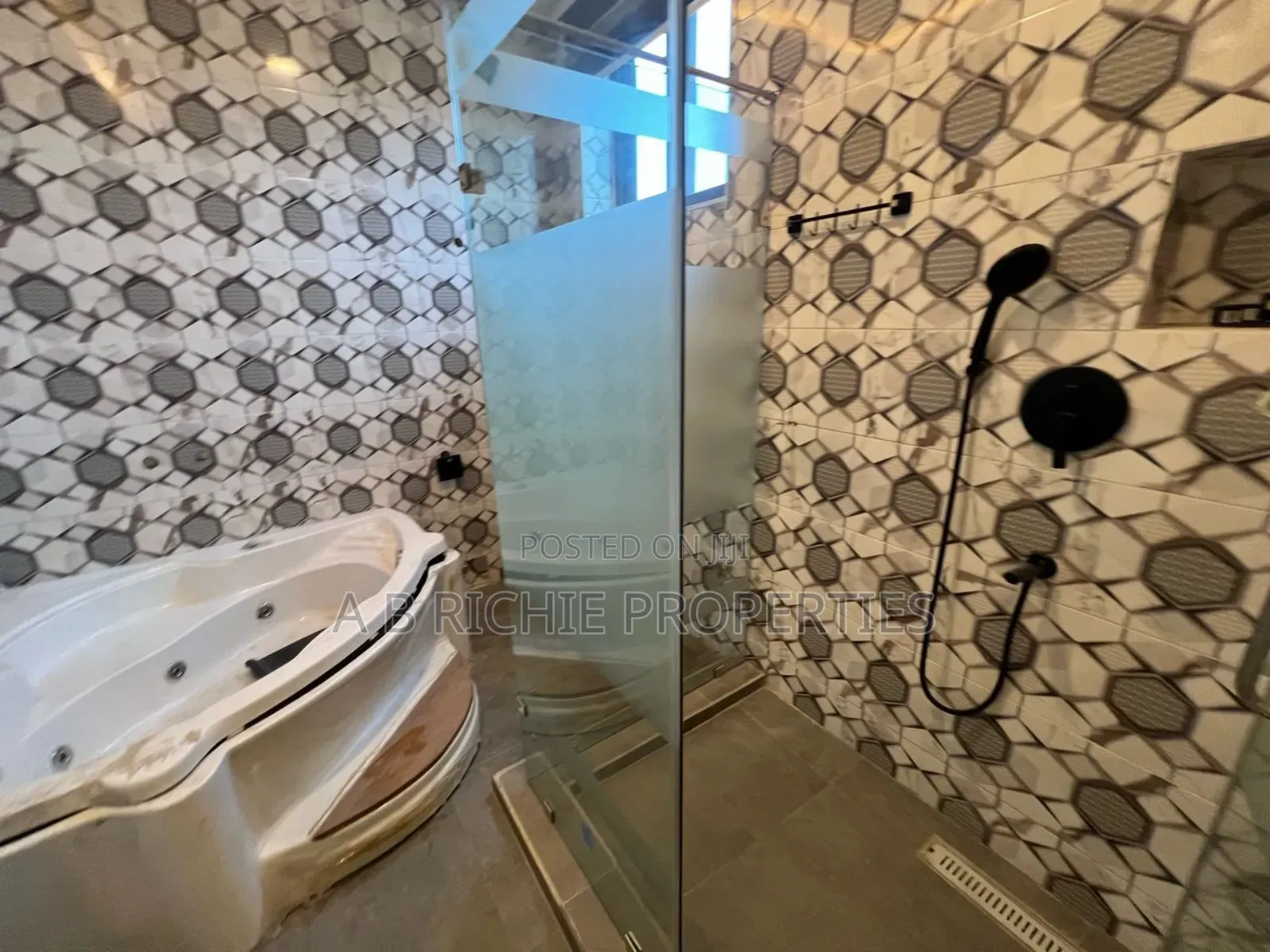 Furnished 4bdrm House in Ab Richie Properties, Tseaddo for rent