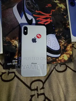 New Apple iPhone XS 64 GB Silver