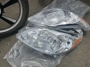 Toyota Matrix 2005 Headlight
