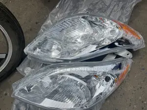 Toyota Matrix 2005 Headlight