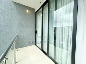 3 and 4bdrm House in East Airport for Sale