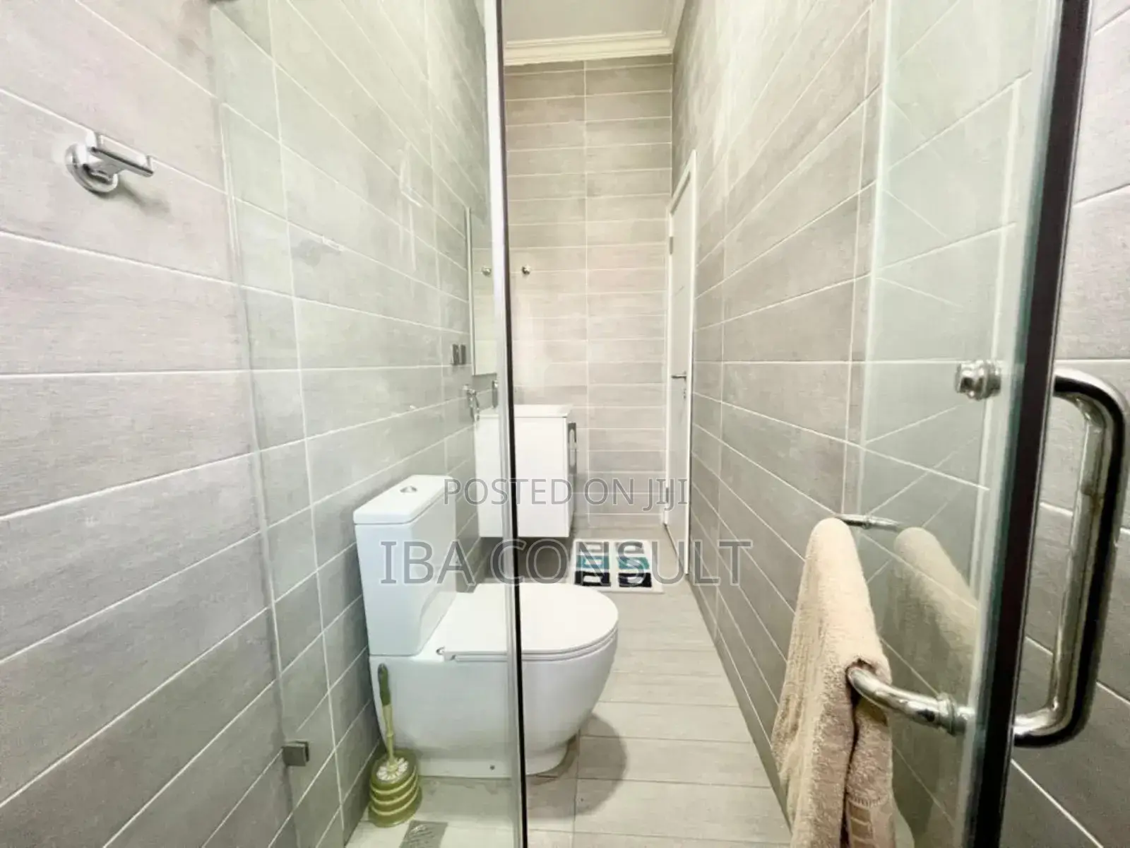 3 and 4bdrm House in East Airport for Sale