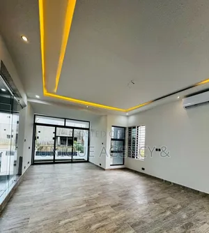 5bdrm Duplex in East Legon for sale