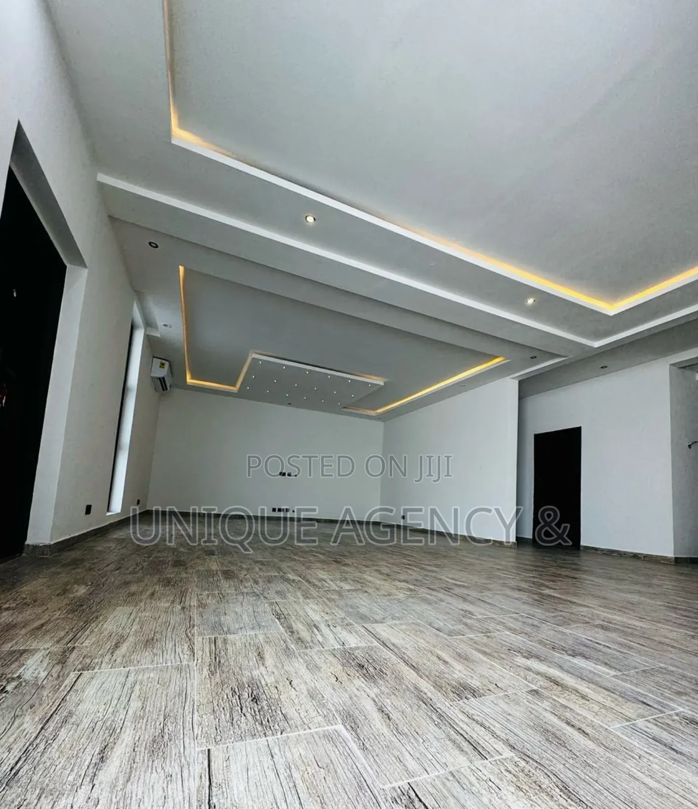 5bdrm Duplex in East Legon for sale