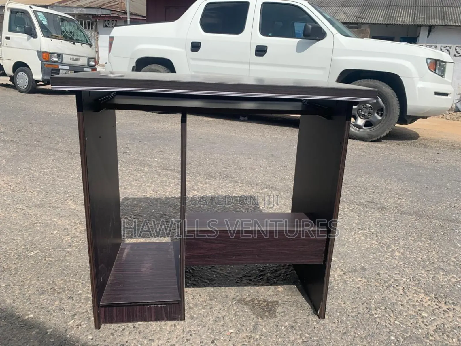 Simple Office Table