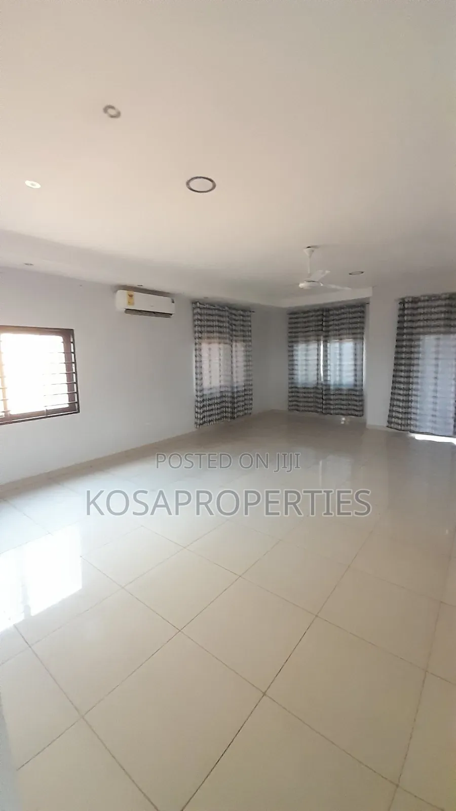 5bdrm House in Adenta Foster Homes for sale