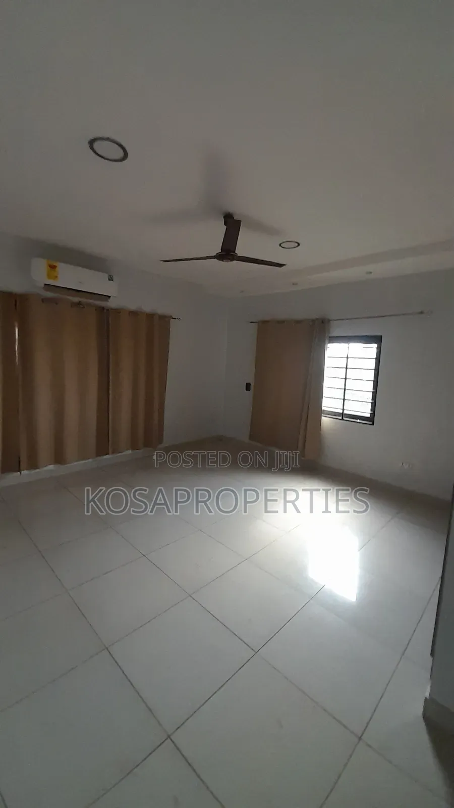 5bdrm House in Adenta Foster Homes for sale