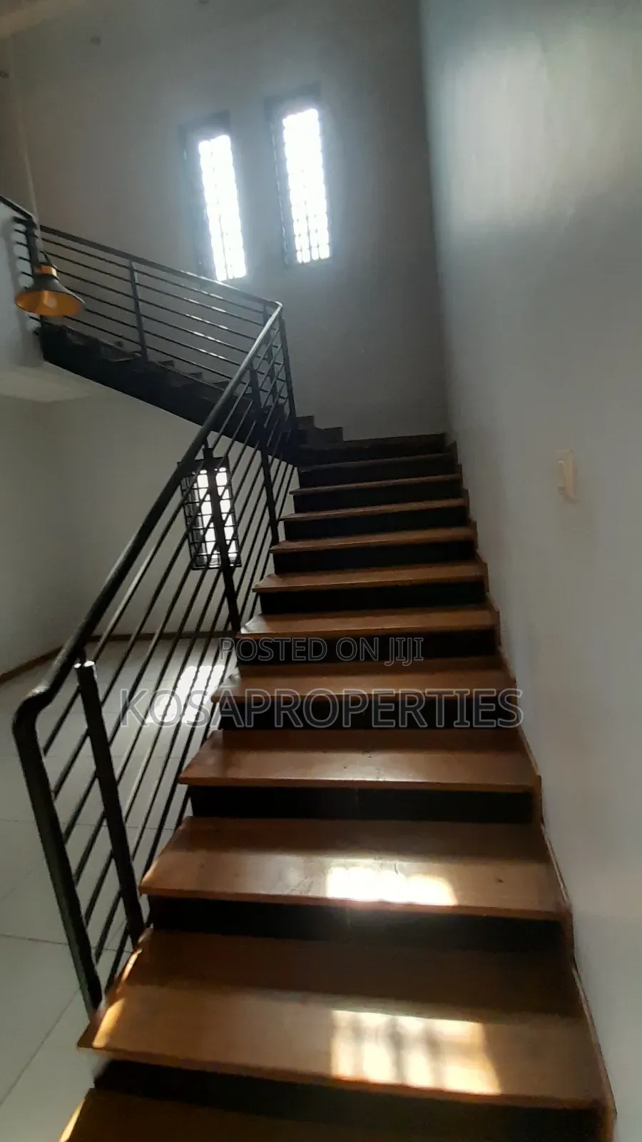 5bdrm House in Adenta Foster Homes for sale