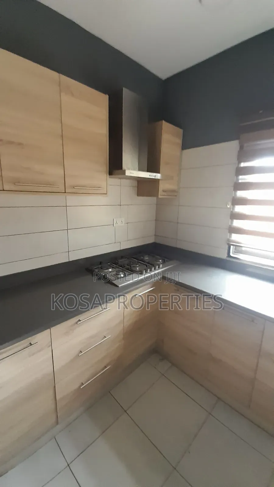 5bdrm House in Adenta Foster Homes for sale