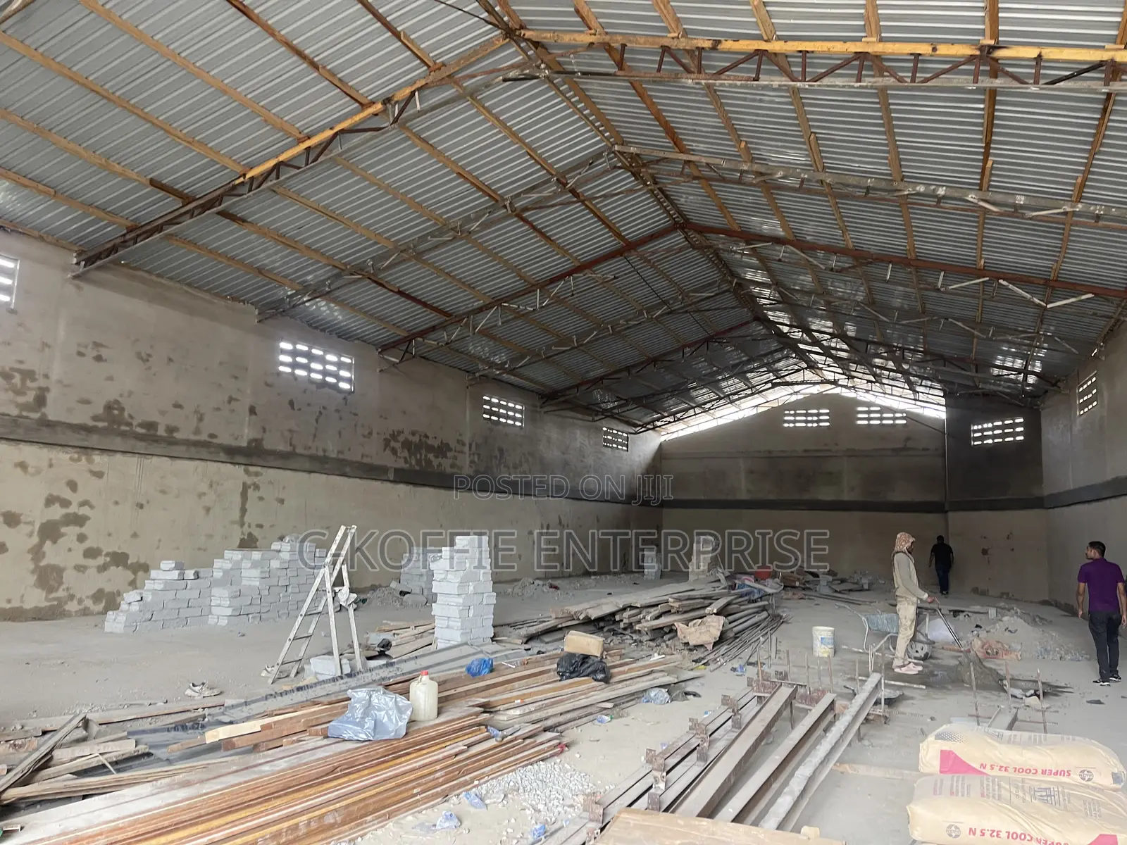 600sqm Warehouse at Sapeiman for Rent