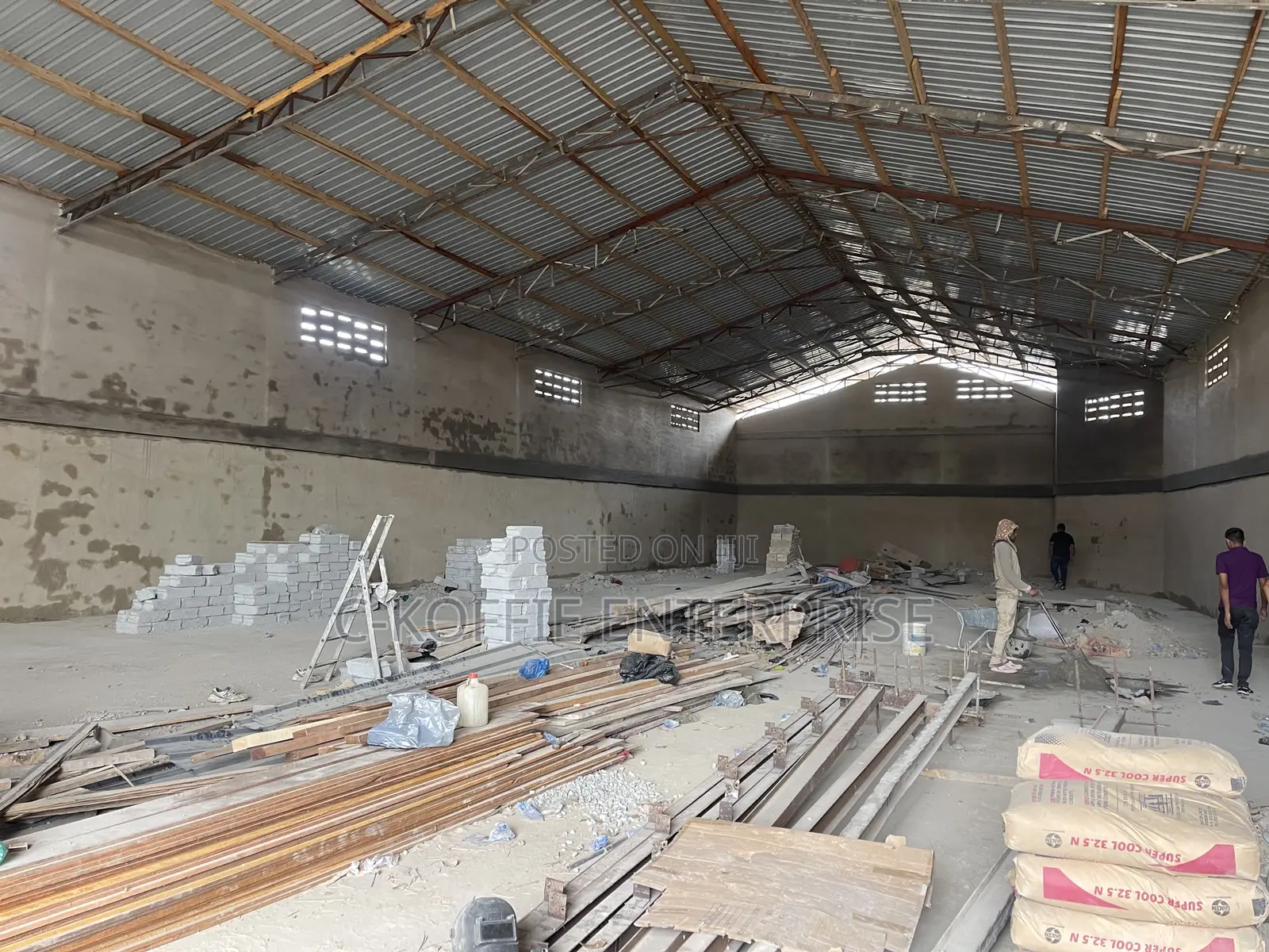 600sqm Warehouse at Sapeiman for Rent