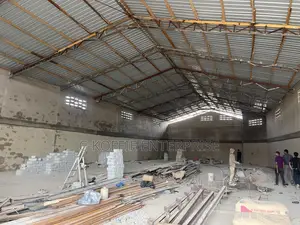 600sqm Warehouse at Sapeiman for Rent