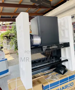 Ultra Quality Kenwood 90cm T-Shape Electric Heat Extractor.