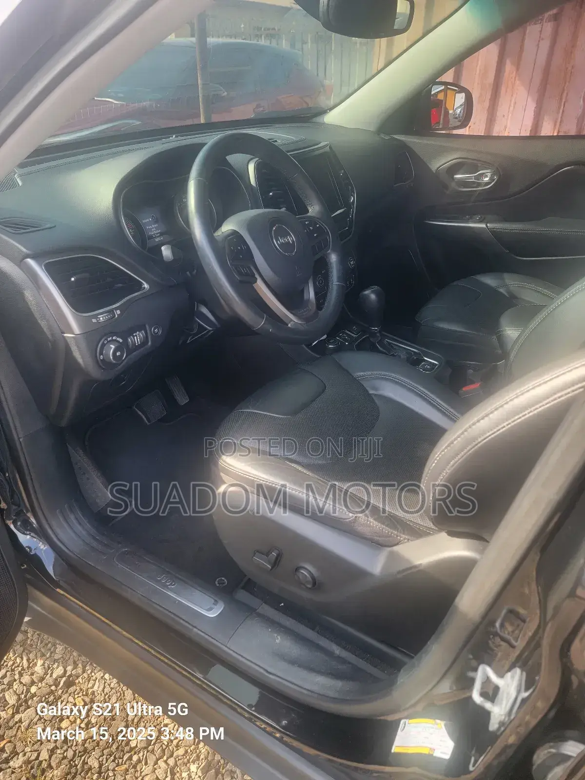 Toyota C-HR XLE FWD Sport Utility (2.0L 4cyl 2AM) 2018 Red