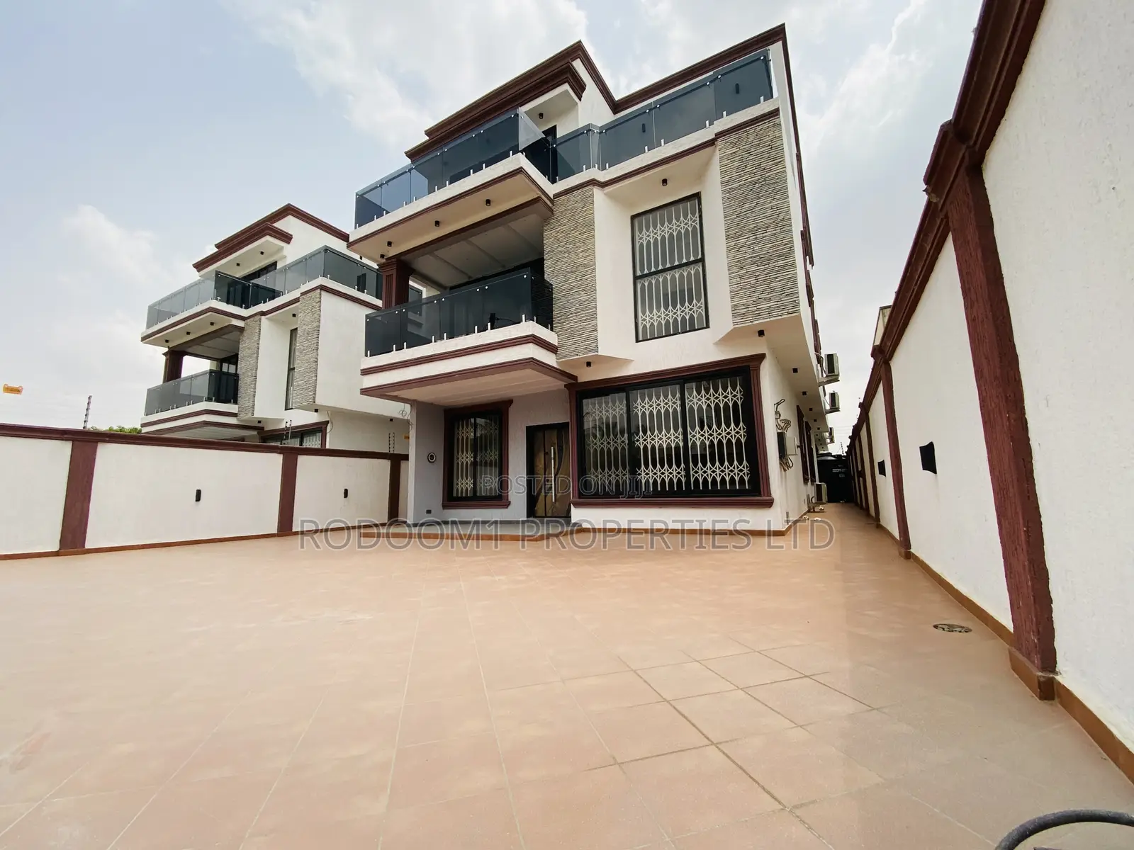 7bdrm House in East Legon Ogbojo for sale