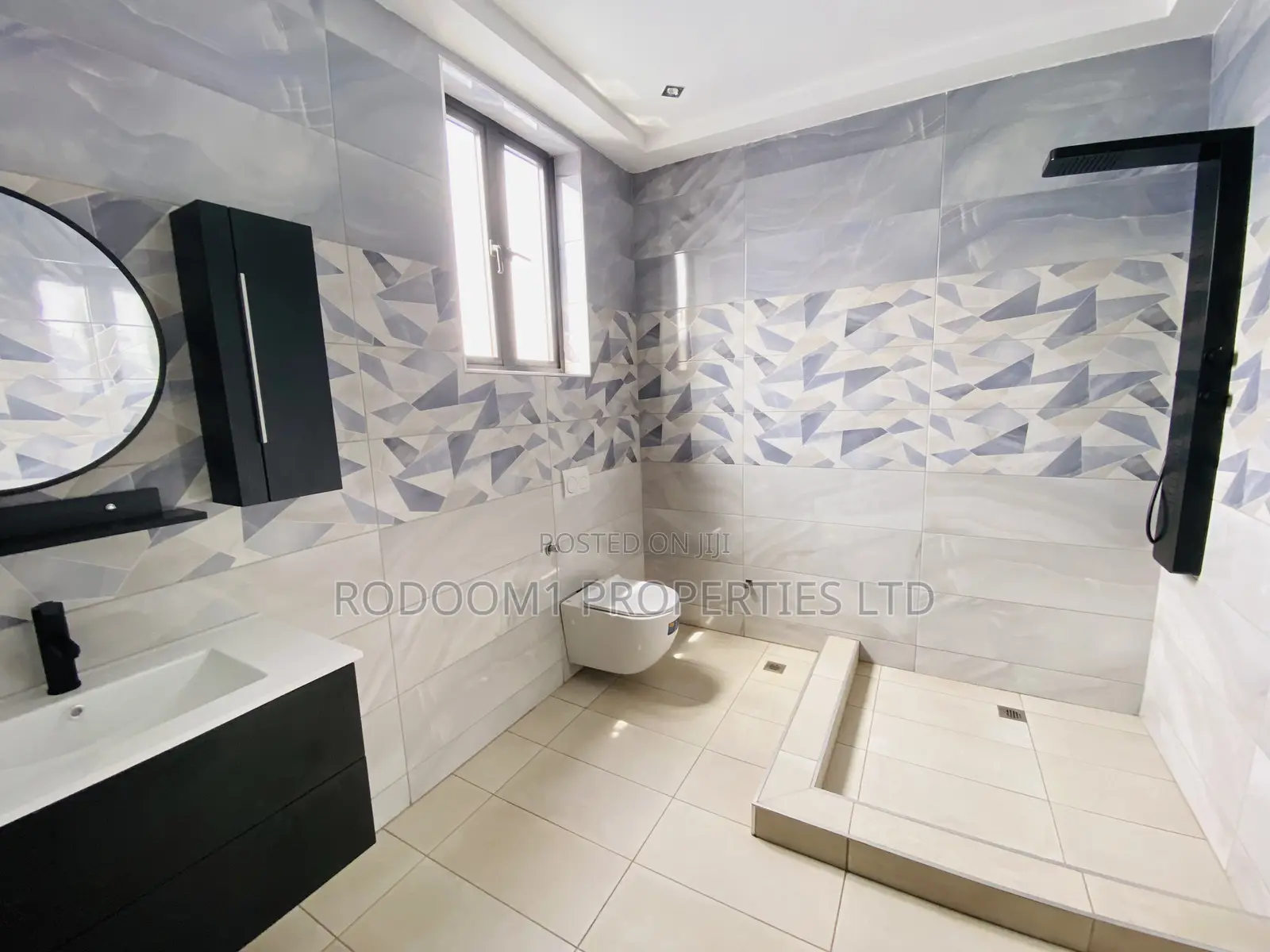 7bdrm House in East Legon Ogbojo for sale