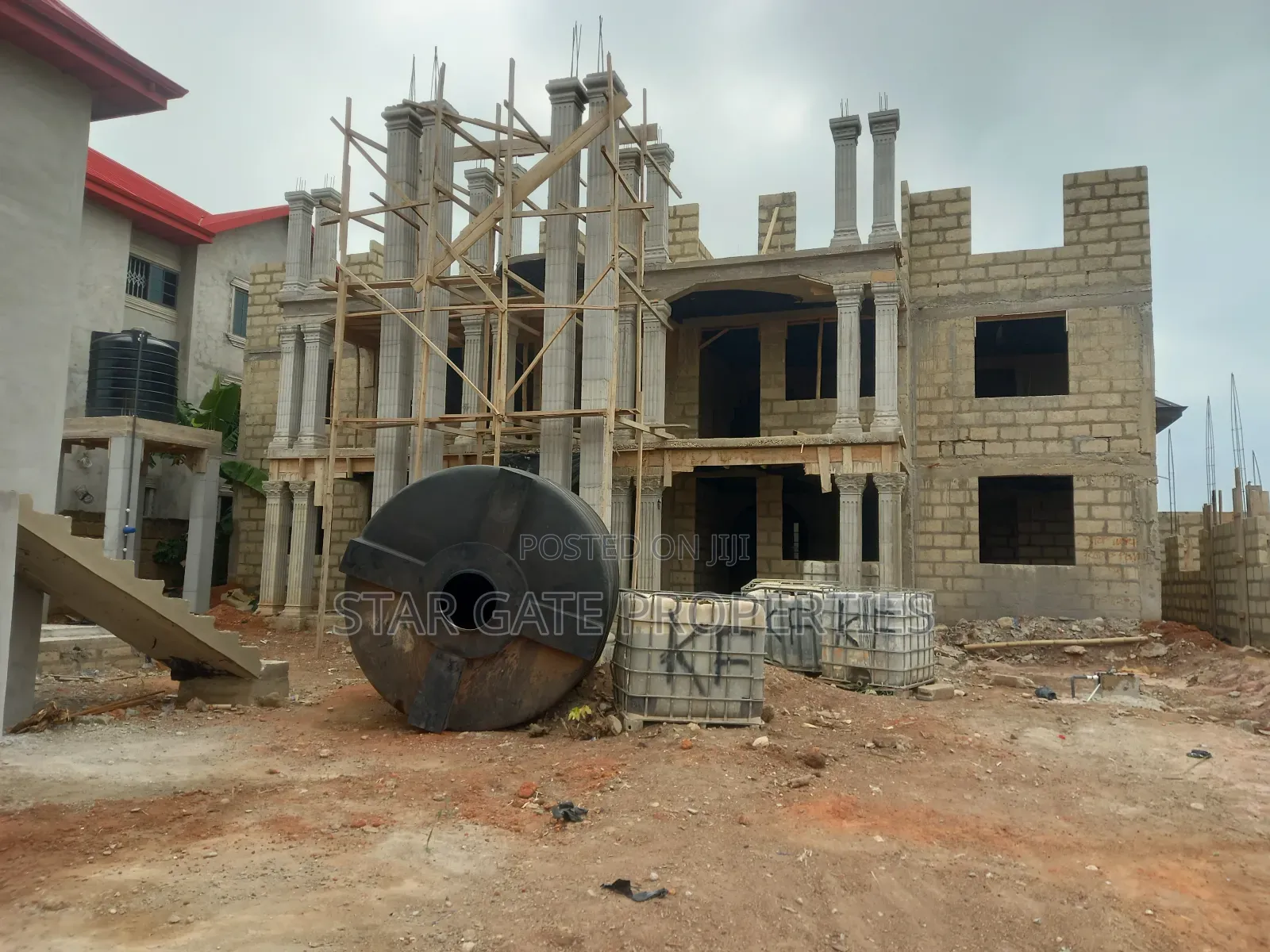 18bdrm House in Sewua Government, Kumasi Metropolitan for sale