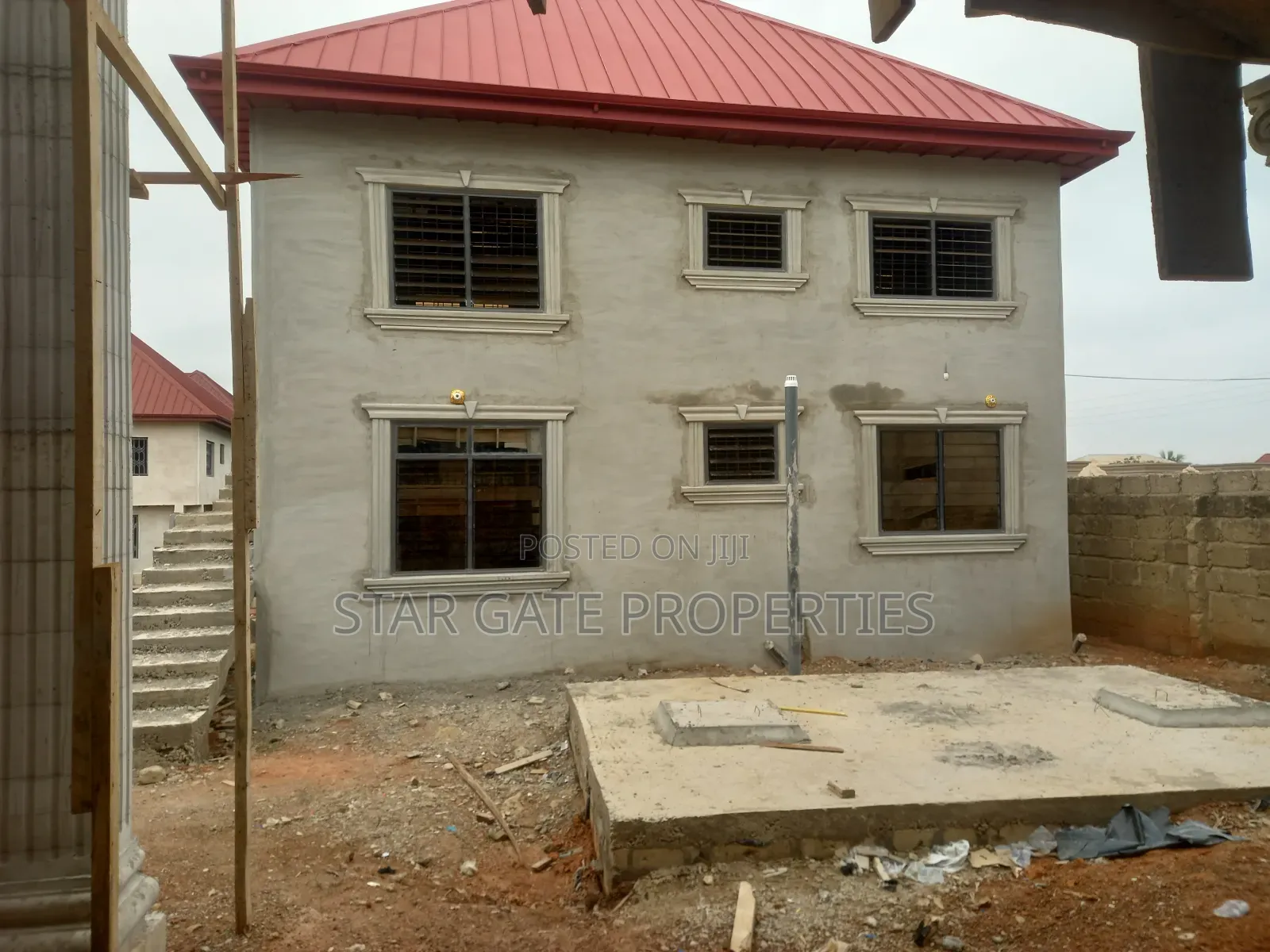 18bdrm House in Sewua Government, Kumasi Metropolitan for sale