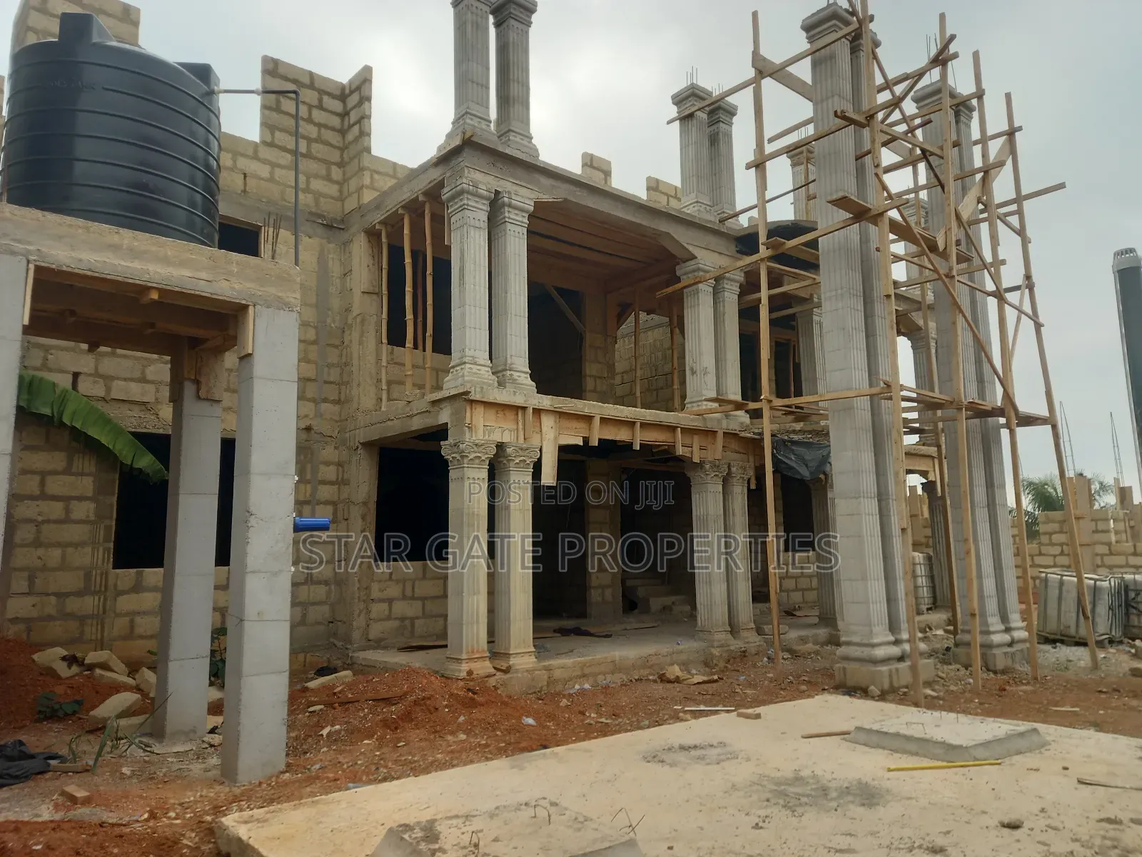 18bdrm House in Sewua Government, Kumasi Metropolitan for sale