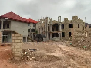 18bdrm House in Sewua Government, Kumasi Metropolitan for sale