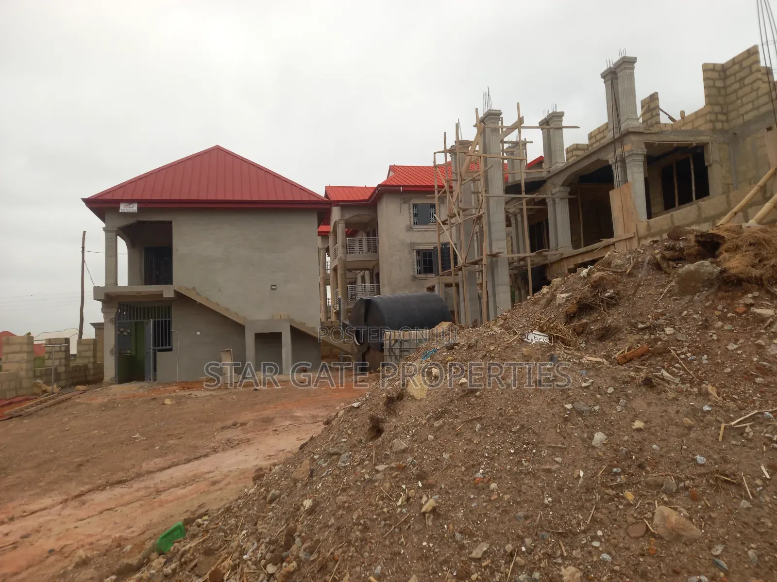 18bdrm House in Sewua Government, Kumasi Metropolitan for sale