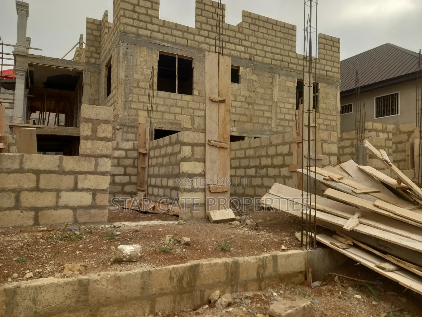 18bdrm House in Sewua Government, Kumasi Metropolitan for sale