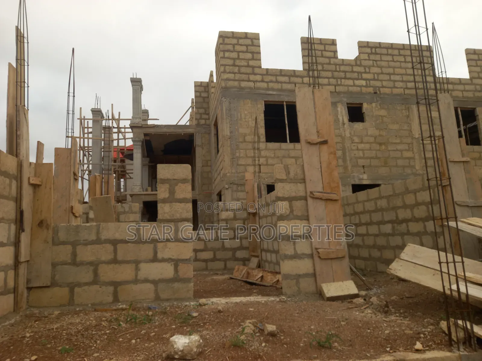 18bdrm House in Sewua Government, Kumasi Metropolitan for sale