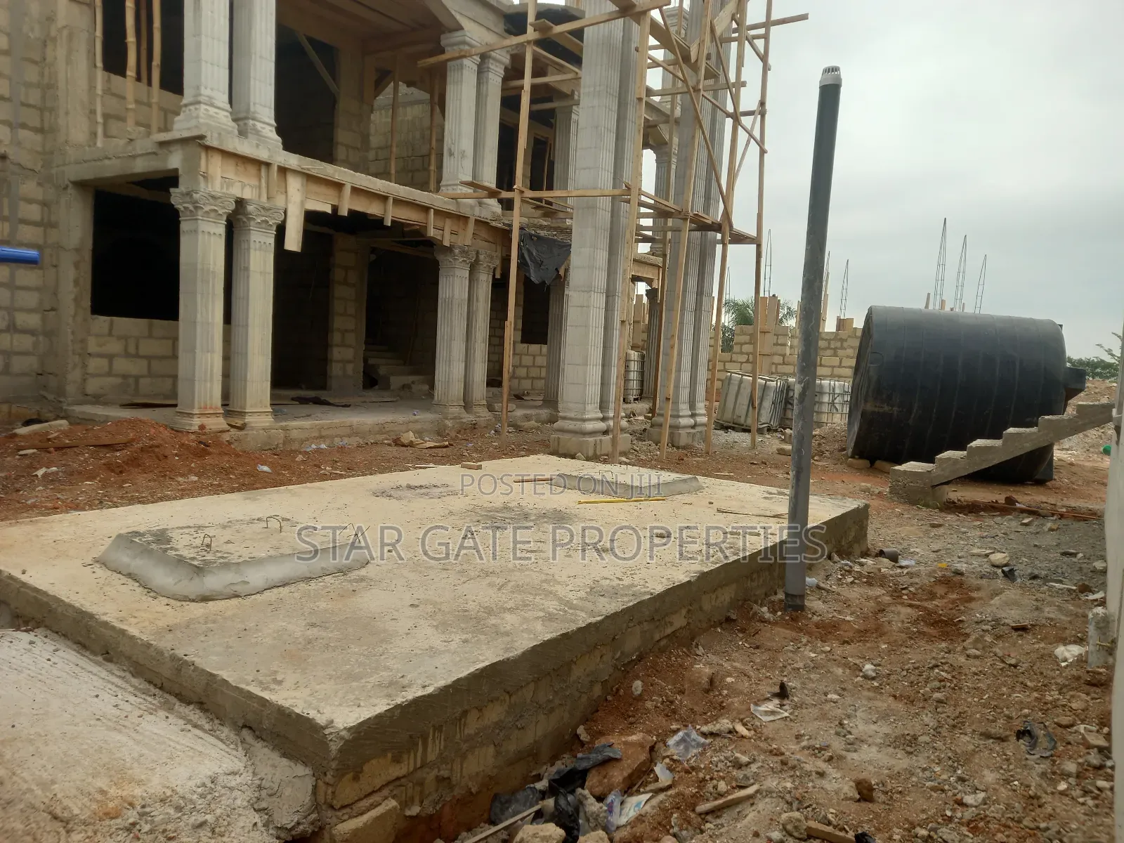 18bdrm House in Sewua Government, Kumasi Metropolitan for sale