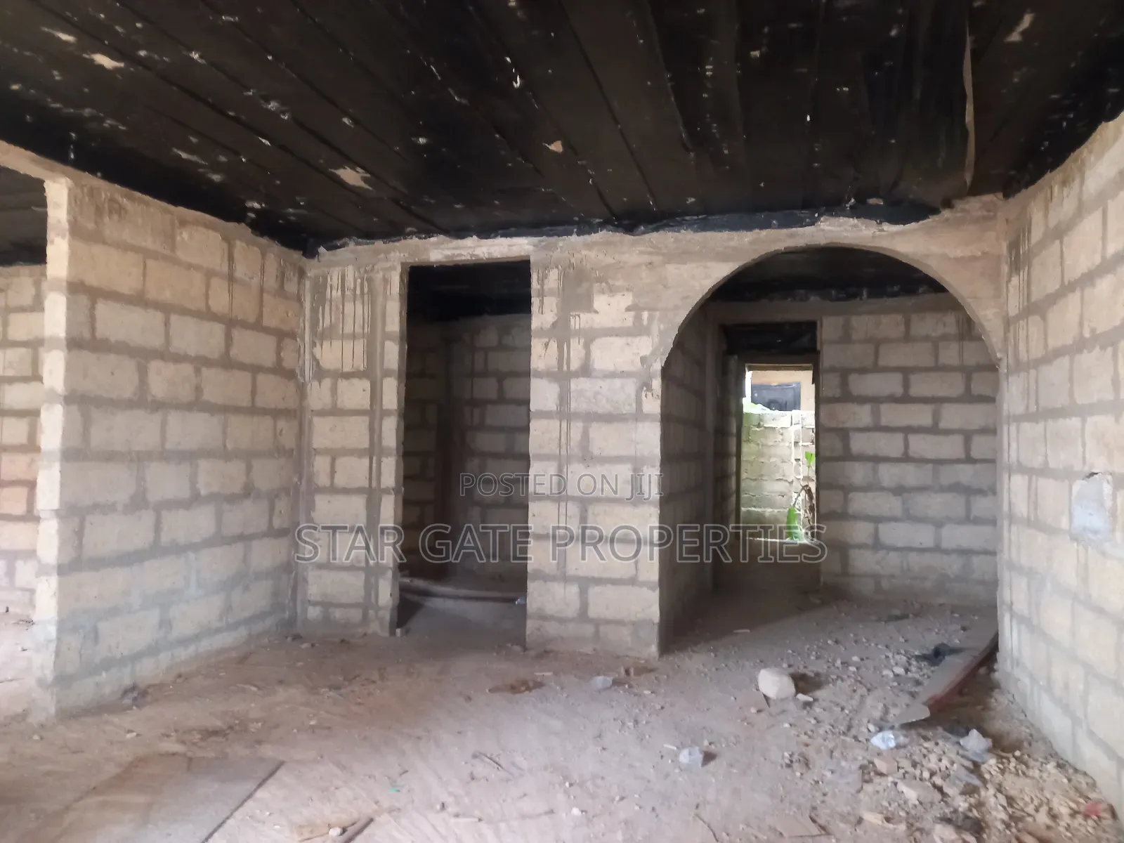 18bdrm House in Sewua Government, Kumasi Metropolitan for sale