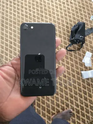 New Apple iPhone SE (2020) 64 GB Black