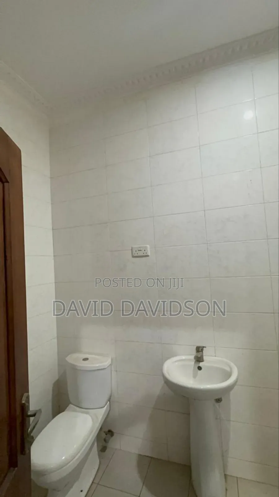 6bdrm House in 6 Bedroom Plus A, Tema Metropolitan for sale