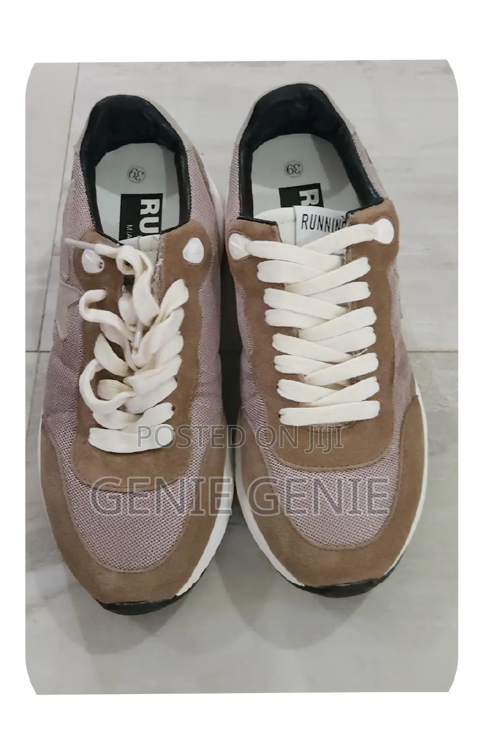 Golden Goose Low Cut Sneaker