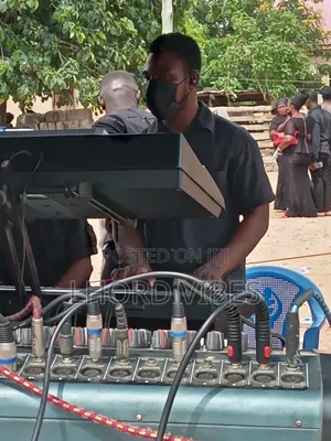 Keyboardist and Sound Engineer