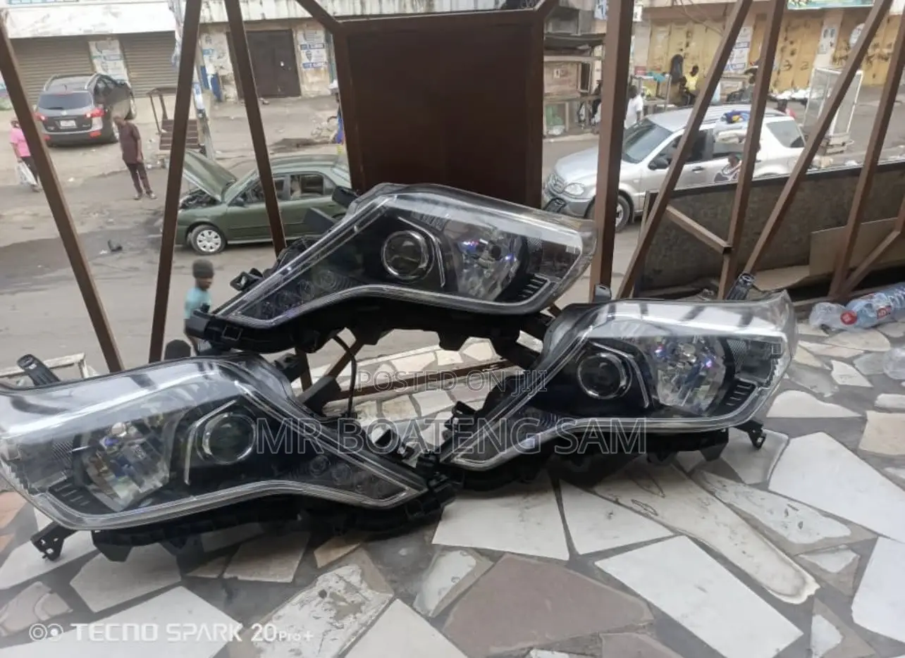 Toyota Land Cruiser Prado 2016 Headlight