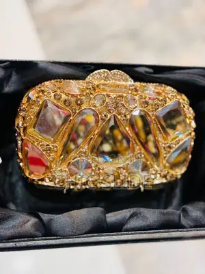 Top Notch Crystal Clutches