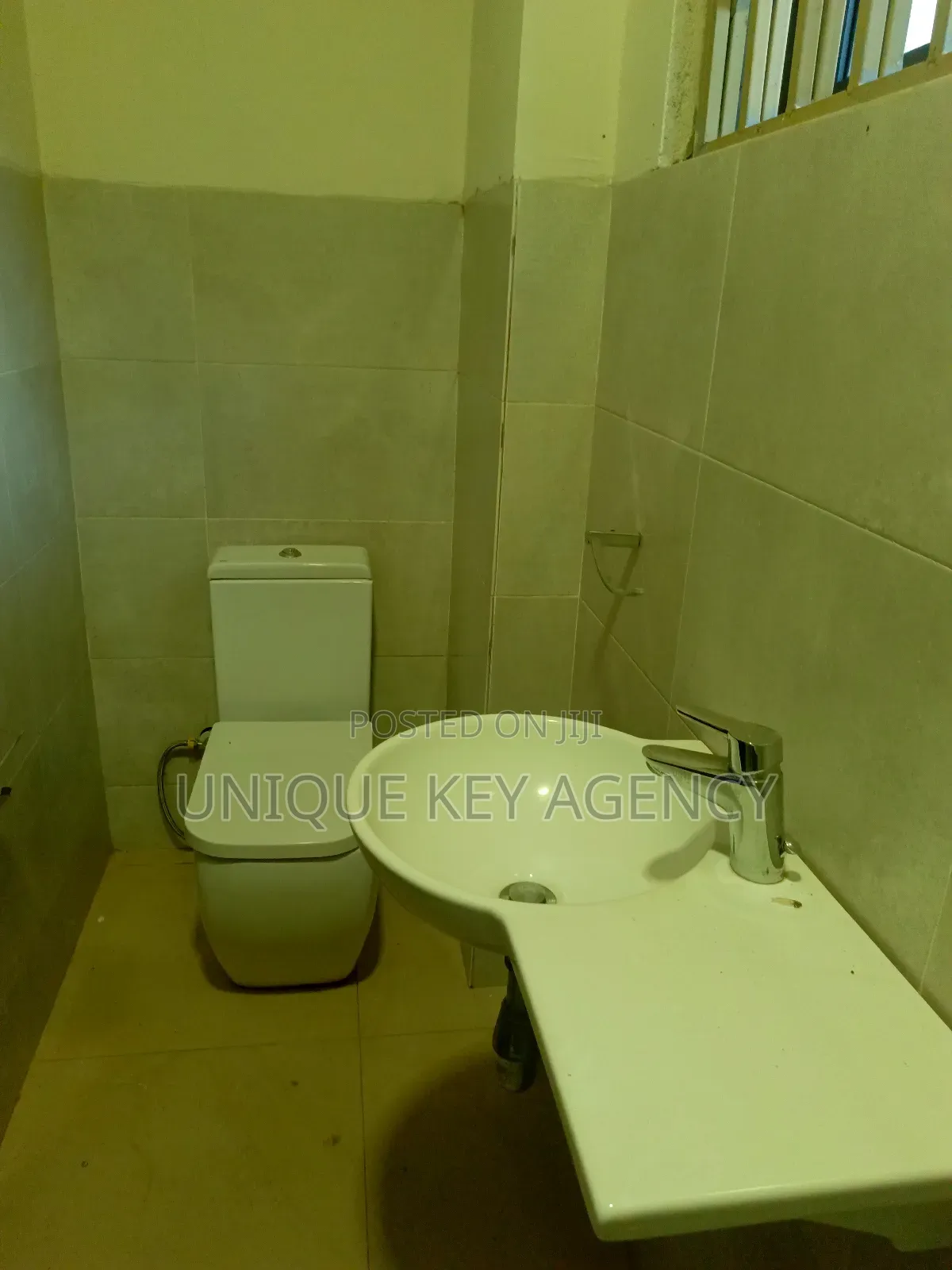 2bdrm Apartment in Unique Key Agency, West Legon for rent