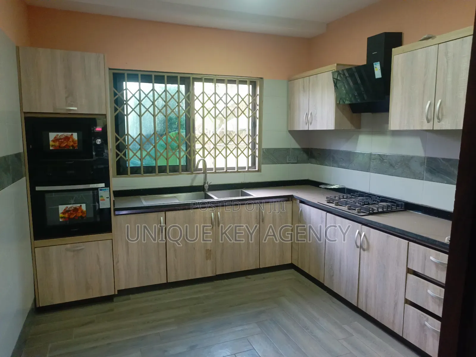 2bdrm Apartment in Unique Key Agency, West Legon for rent