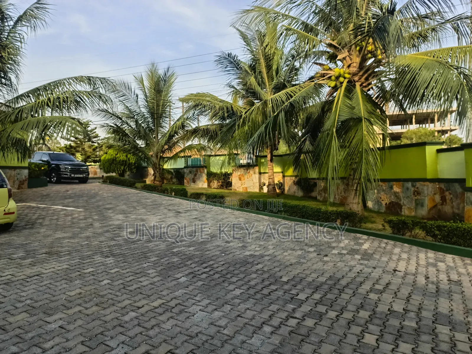 2bdrm Apartment in Unique Key Agency, West Legon for rent