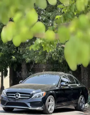Photo - Mercedes-Benz C300 2018 Black