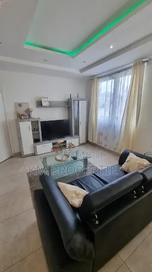 Executive One Bed Ensuite Furnished Short-Term Apt