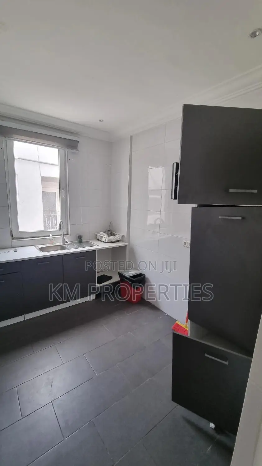 Executive Spacious Furnished One Bed Ensuite
