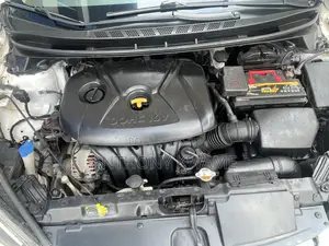Hyundai Elantra 2013 White