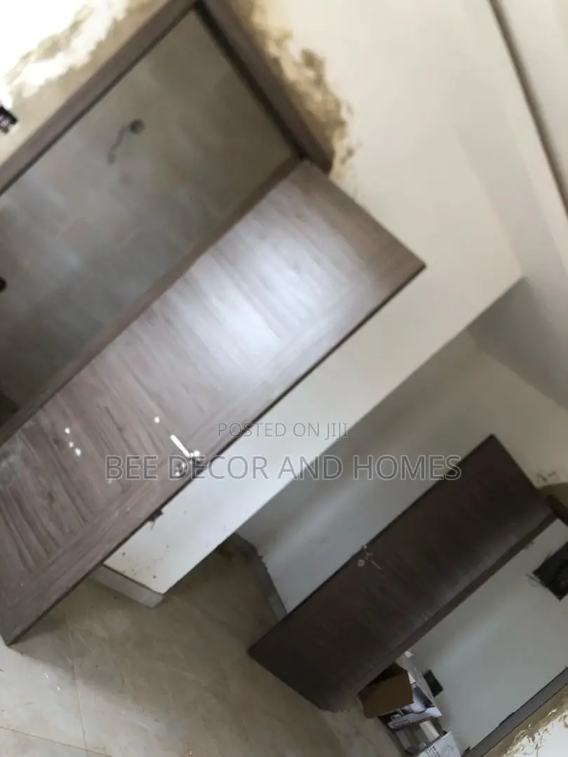 3bdrm House in Bee Decor & Homes, Old Ashomang for sale