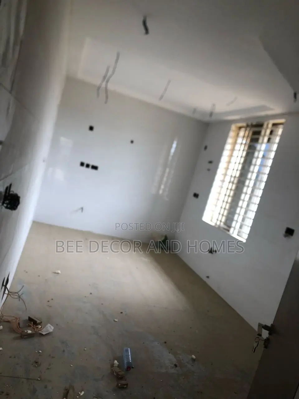 3bdrm House in Bee Decor & Homes, Old Ashomang for sale