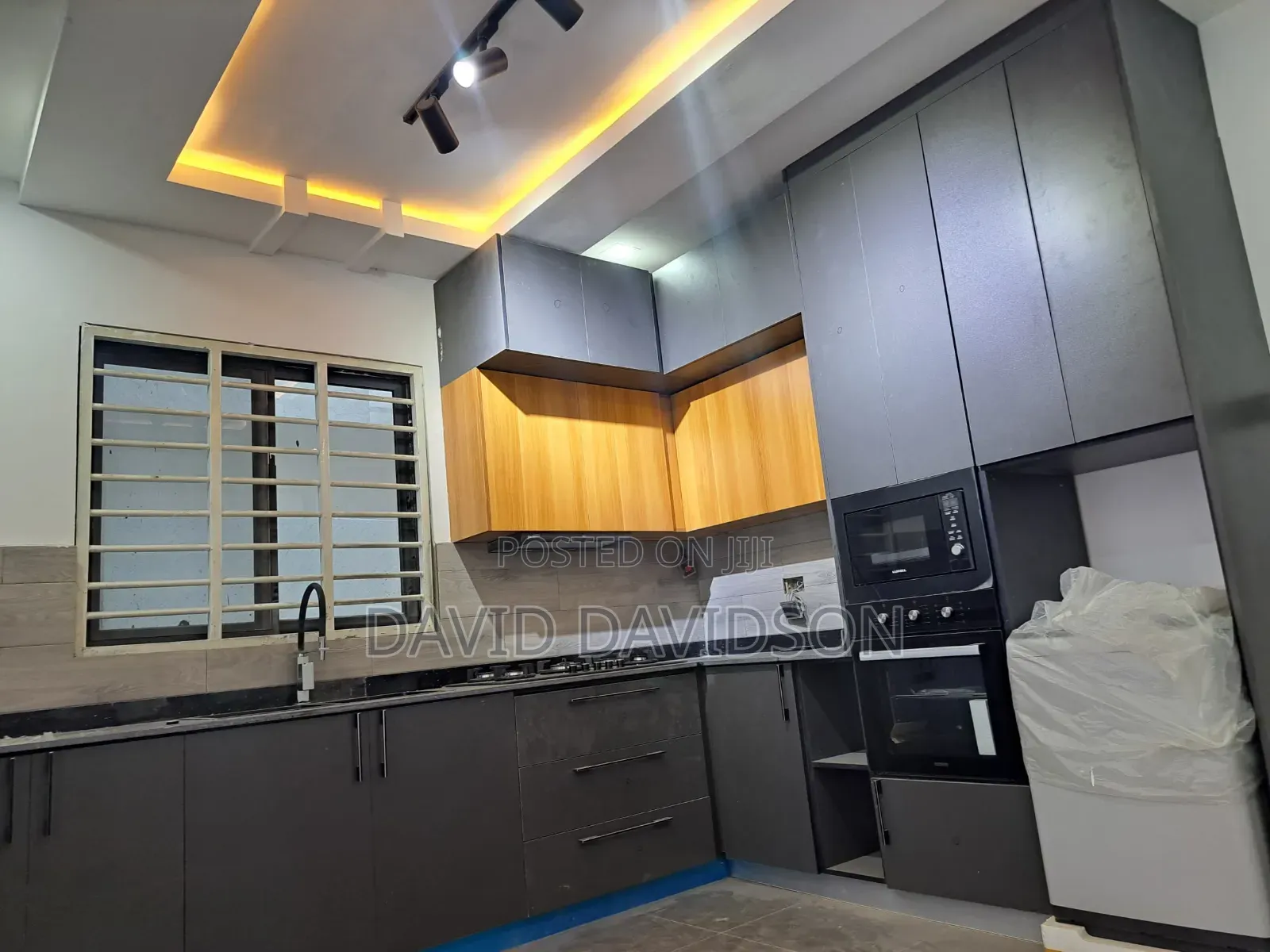4bdrm House in 4 Bedroom House,, Tema Metropolitan for sale