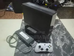 Xbox One With 10 Games +1 Controller